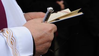 Ervenik: Na obiteljskoj grobnici obilježena 23. obljetnica stradanja obitelji Čengić, foto: Hrvoje Jelavić/PIXSELL