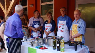 Kulinarsko natjecanje pod nazivom Kuvamo sipu za ekipu u Domu Sv. Frane Kulinarsko natjecanje pod nazivom Kuvamo sipu za ekipu u Domu Sv. Frane