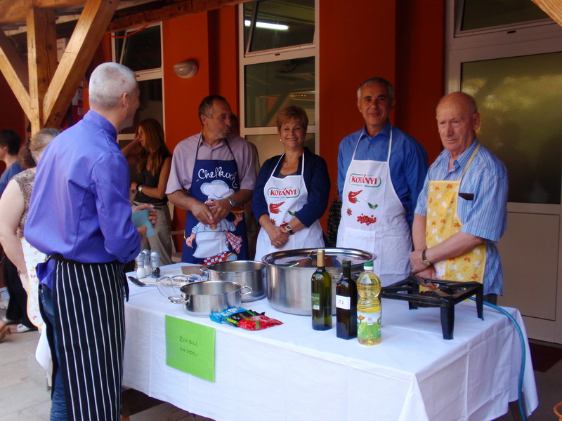 Kulinarsko natjecanje pod nazivom Kuvamo sipu za ekipu u Domu Sv. Frane Kulinarsko natjecanje pod nazivom Kuvamo sipu za ekipu u Domu Sv. Frane