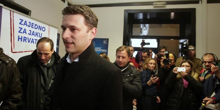 U sjedistu HDZ-a odrzan je sastanak Mosta nezavisnih lista i Domoljubne koalicije o prijedlogu modela nove Vlade. Bozo Petrov. Photo: Zarko Basic/PIXSELL U sjedistu HDZ-a odrzan je sastanak Mosta nezavisnih lista i Domoljubne koalicije o prijedlogu modela nove Vlade. Bozo Petrov. Photo: Zarko Basic/PIXSELL