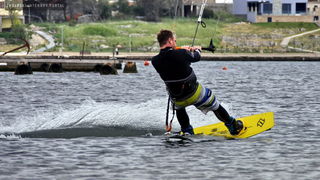 Kiteri guštali u refulima ninske bure Kiteri guštali u refulima ninske bure