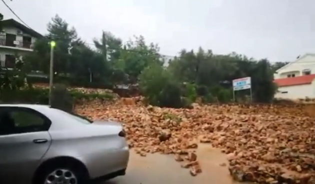 Poplava i odron u Tribanj Kruščici