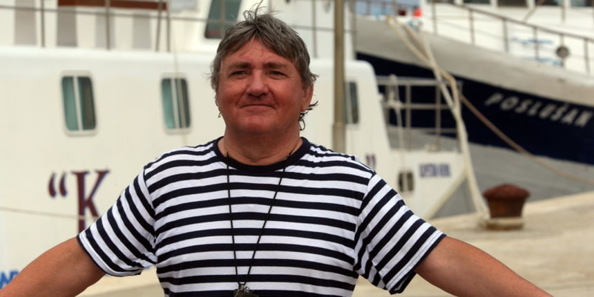 Vir, Zadar, 050611.
Sportski hidroavion je kod otoka Vira nezgodno sletio u more i potonuo. Pri slijetanju mu je otpao plovak za sletanje. Pilot (hrvatski drzavljanin) nije ozlijedjen.
Na slici: pilot aviona.
Foto: Vladimir Ivanov / CROPIX Vir, Zadar, 050611.
Sportski hidroavion je kod otoka Vira nezgodno sletio u more i potonuo. Pri slijetanju mu je otpao plovak za sletanje. Pilot (hrvatski drzavljanin) nije ozlijedjen.
Na slici: pilot aviona.
Foto: Vladimir Ivanov / CROPIX