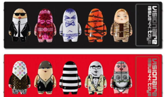 Izdanje posvećeno igračkama obilježila je suradnja 10 modnih dizajnera i Kidrobota (Moda.hr)