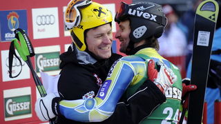 Kitzbuhel, 210111.
Fis Audi World Cup, Svjetski skijaski kup u Kitzbuhelu utrka Super G.
Na slici: Ivica Kostelic pobjednik Super G cestita mu slovenski skijas Ales Gorza.
Foto: Drago Sopta / CROPIX Kitzbuhel, 210111.
Fis Audi World Cup, Svjetski skijaski kup u Kitzbuhelu utrka Super G.
Na slici: Ivica Kostelic pobjednik Super G cestita mu slovenski skijas Ales Gorza.
Foto: Drago Sopta / CROPIX