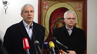 Krupa, 251110.
Boris Tadic i Ivo Josipovic posjetili su manastir Krupa.
Na slici: Boris Tadic i Ivo Josipovic.
Foto: Vladimir Ivanov / CROPIX Krupa, 251110.
Boris Tadic i Ivo Josipovic posjetili su manastir Krupa.
Na slici: Boris Tadic i Ivo Josipovic.
Foto: Vladimir Ivanov / CROPIX
