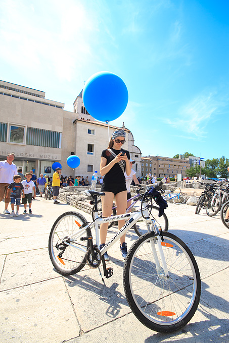 Image 892619 (auto) Image 892619 (auto)