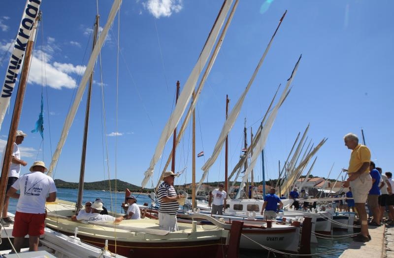 Betina: Održana tradicionalna regata za dušu i tilo, Foto: Duško Jaramaz/PIXSELL Betina: Održana tradicionalna regata za dušu i tilo, Foto: Duško Jaramaz/PIXSELL