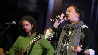 Zagreb, 031209.
Premijera spota za hit singl “Zedjam” Zlatana Stipisica Gibannija u Hrvatskom drzavnom arhivu. Na promociji je Gibonni potpisao ugovor s T Mobilom.
Foto: Sandra Simunovic / CROPIX Zagreb, 031209.
Premijera spota za hit singl “Zedjam” Zlatana Stipisica Gibannija u Hrvatskom drzavnom arhivu. Na promociji je Gibonni potpisao ugovor s T Mobilom.
Foto: Sandra Simunovic / CROPIX