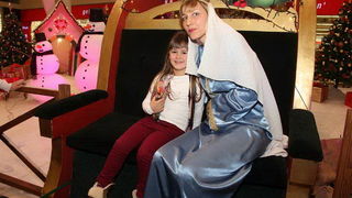 Sv. Luce razveselila mališane u Supernova centru, Foto: Iva Perinčić Sv. Luce razveselila mališane u Supernova centru, Foto: Iva Perinčić