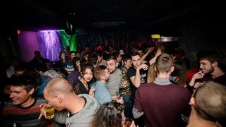 Subotnji party u Svarog baru