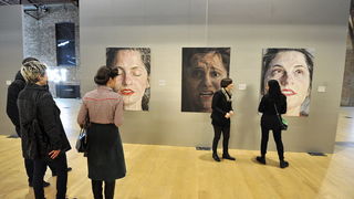 Zagreb, 260213.
Lauba, Prilaz baruna Filipovica 23a.
Otvorenje izlozbe Lovre Artukovica “Lice slike” , ciklus “Lice slike” nastao je od 2006. do 2013. godine, a prikazuje facijalne gestikulacije modela.
Na slici: detalj sa izlozbe.
Foto: Damir Krajac / CR