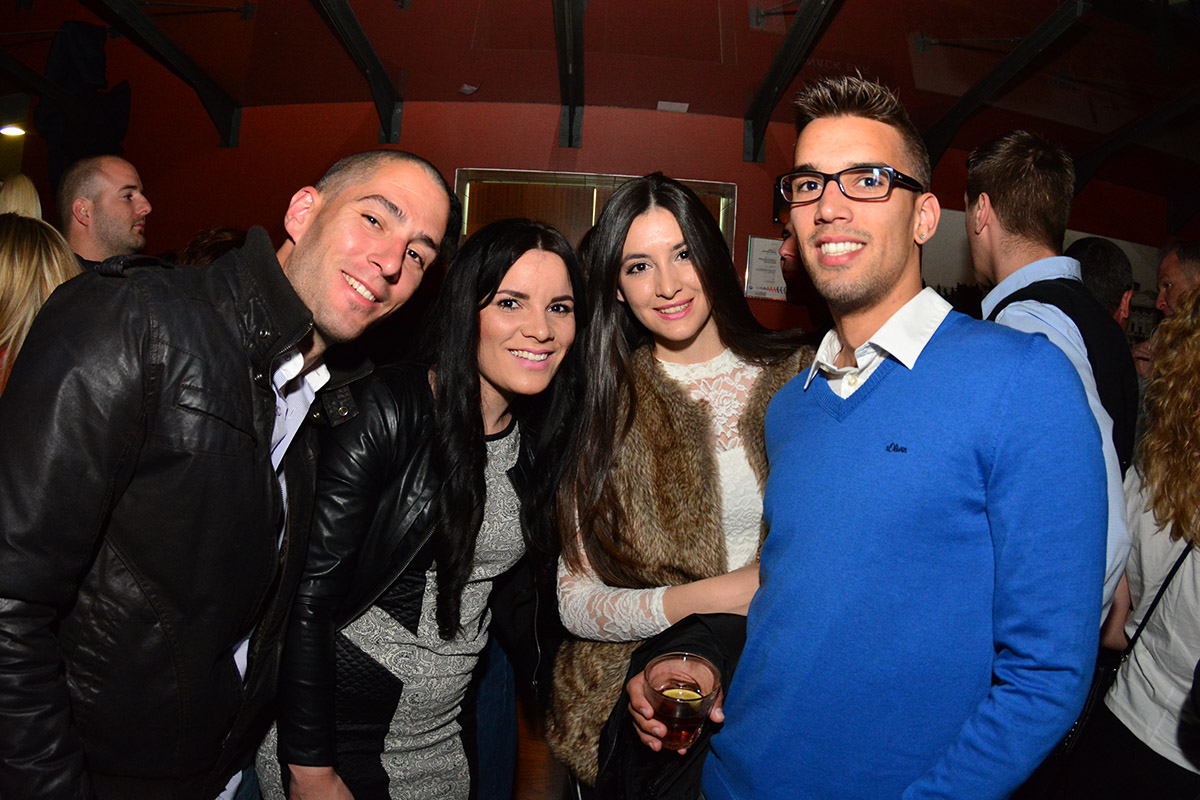 Oliver Dragojević & Dupini oduševili Zadrane ; foto Iva Perinčić