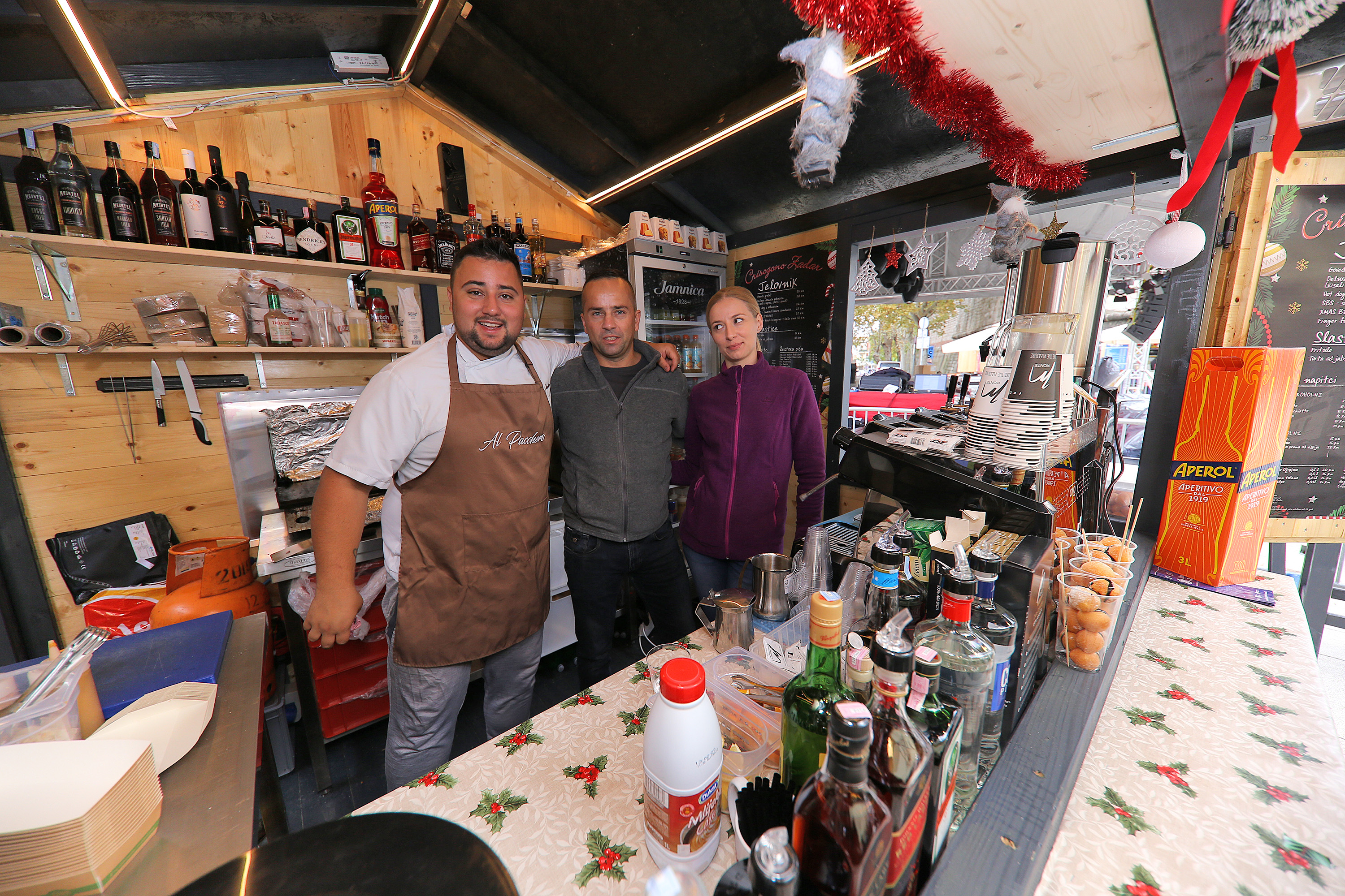 Adventske kućice su otvorile vrata, gastro ponuda je bolja i raznovrsnija nego ikad