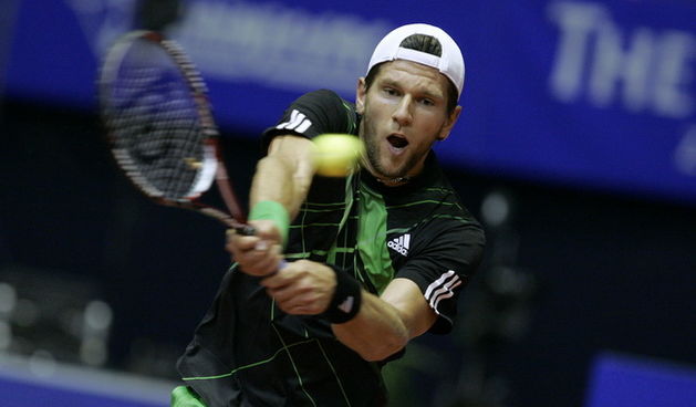 Zagreb, 010210.
U Domu sportova se od 01.02.-07.02. odrzava teniski turnir PBZ Zagreb Indoors.
Odigran je mec izmedju austrijanca Jurgen Melzera i njemca Daniela Brandsa u kojem je slavio austrijanac sa 2:0 u setovima.
Na fotografiji: Jurgen Melzer.
Foto: