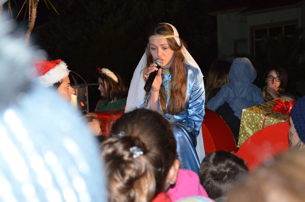 Advent na Viru: Sveta Luce razveselila virske mališane, upaljena treća adventska svijeća Advent na Viru: Sveta Luce razveselila virske mališane, upaljena treća adventska svijeća