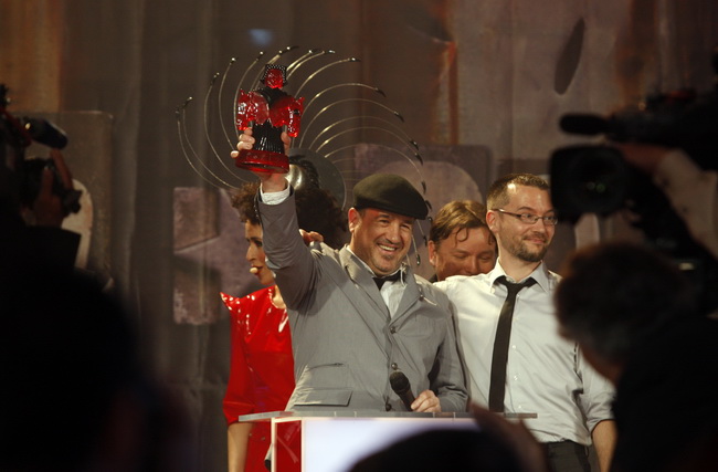 Biograd na moru, 150510
Cetvrta i posljednja vecer Porina u Biogradu na moru. 
Na slici: Neno Belan, dobitnik Porina za album godine.
Foto: Jure Miskovic / CROPIX