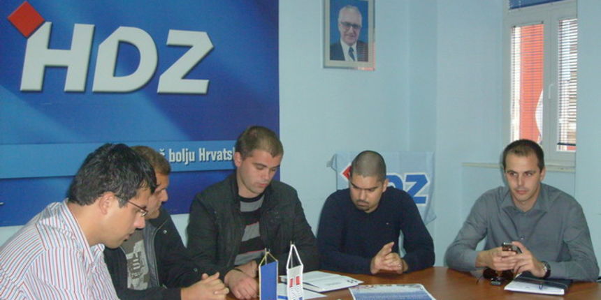 Mladež HDZ-a predstavlja akciju “Hobijem protiv ovisnosti” Mladež HDZ-a predstavlja akciju “Hobijem protiv ovisnosti”