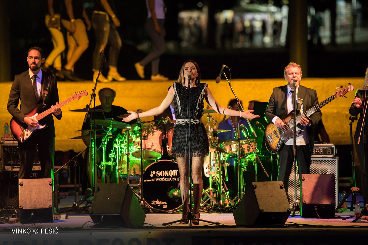 Severina oduševila nastupom na bazenu Ilirije u Biogradu na Moru