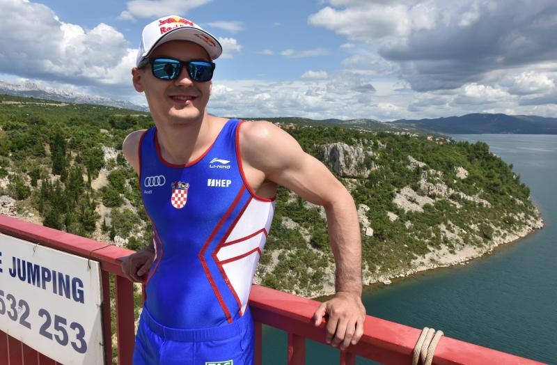 Otvorena sezona bungee jumpinga sa starog Masleničkog mosta. Photo: Hrvoje Jelavić/PIXSELL Otvorena sezona bungee jumpinga sa starog Masleničkog mosta. Photo: Hrvoje Jelavić/PIXSELL