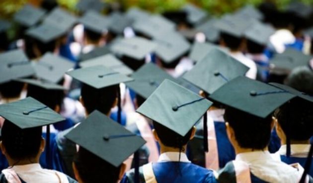 Zašto bolje obrazovanje smanjuje rizik od demencije?; diploma, studenti (Metro-portal.hr)