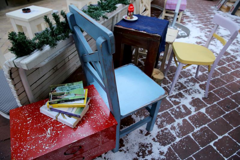 Blagdanski uređena otvorena terasa kafića Kult, Photo: Filip Brala/PIXSELL