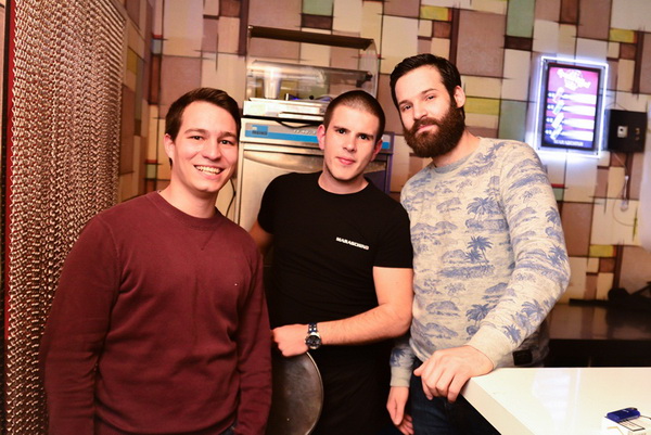 Mjesni Odbor u Maraschino Baru. Foto: Iva Perinčić Mjesni Odbor u Maraschino Baru. Foto: Iva Perinčić