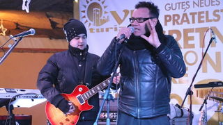 Virani 2016. godinu dočekali uz Lidiju Bačić, Leteći odred i spektakularan vatromet Virani 2016. godinu dočekali uz Lidiju Bačić, Leteći odred i spektakularan vatromet