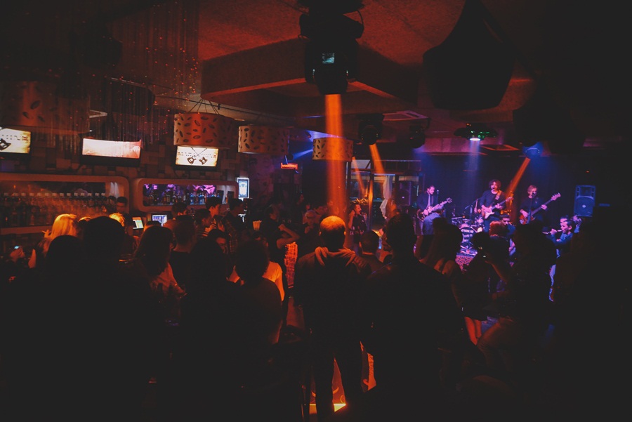 Jurica Pađen & Aerodrom u Maraschino baru; foto Iva Perinčić Jurica Pađen & Aerodrom u Maraschino baru; foto Iva Perinčić