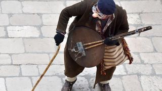 Karnevalska povorka okupila se na parkiralistu kod ‘Ljepotice’ a potom je krenula prema sredisnjem gradskom Trgu. Photo: Dino Stanin/PIXSELL