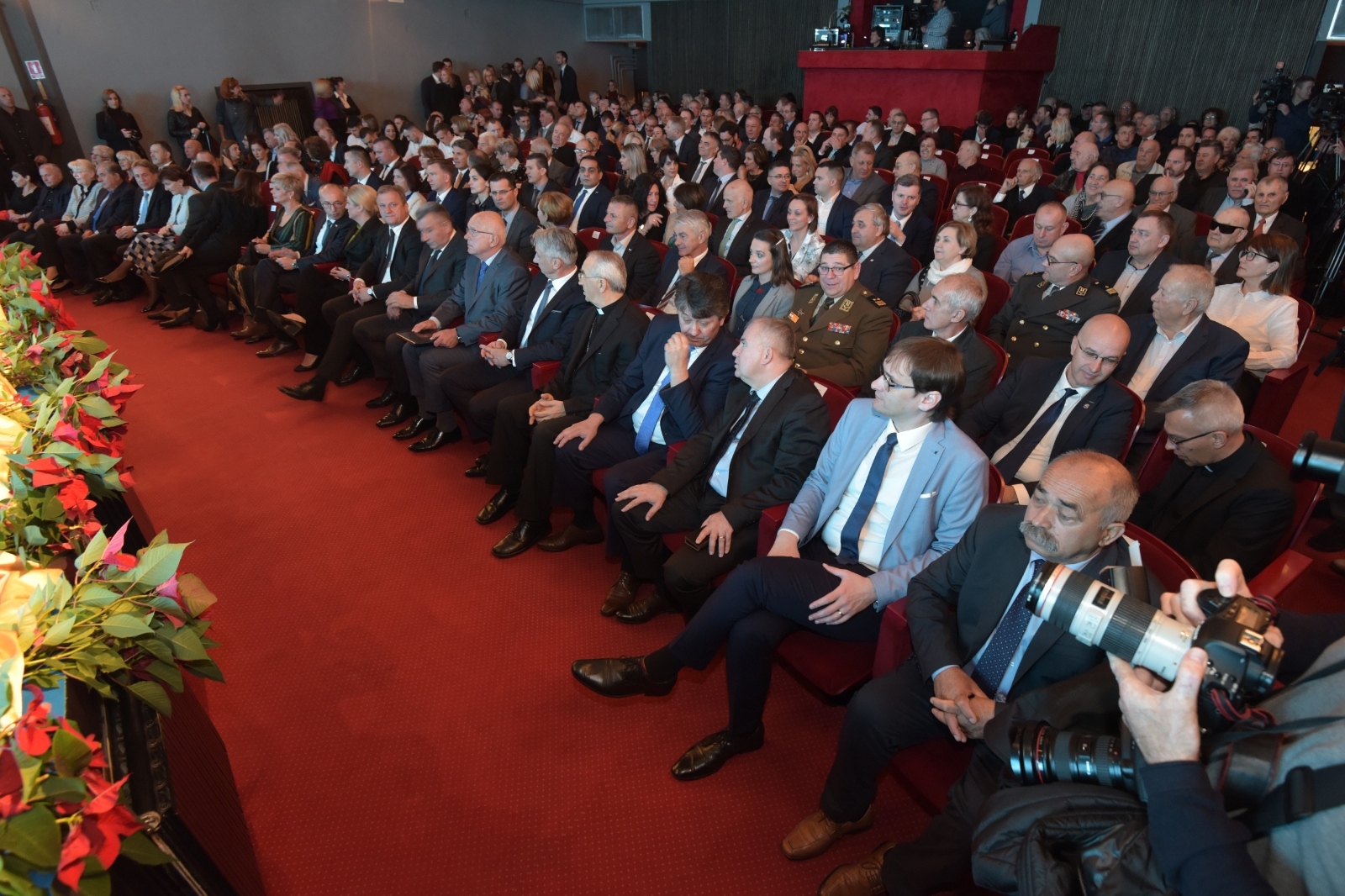 Predsjednica Grabar-Kitarović na svečanoj sjednici Gradskog vijeća Predsjednica Grabar-Kitarović na svečanoj sjednici Gradskog vijeća