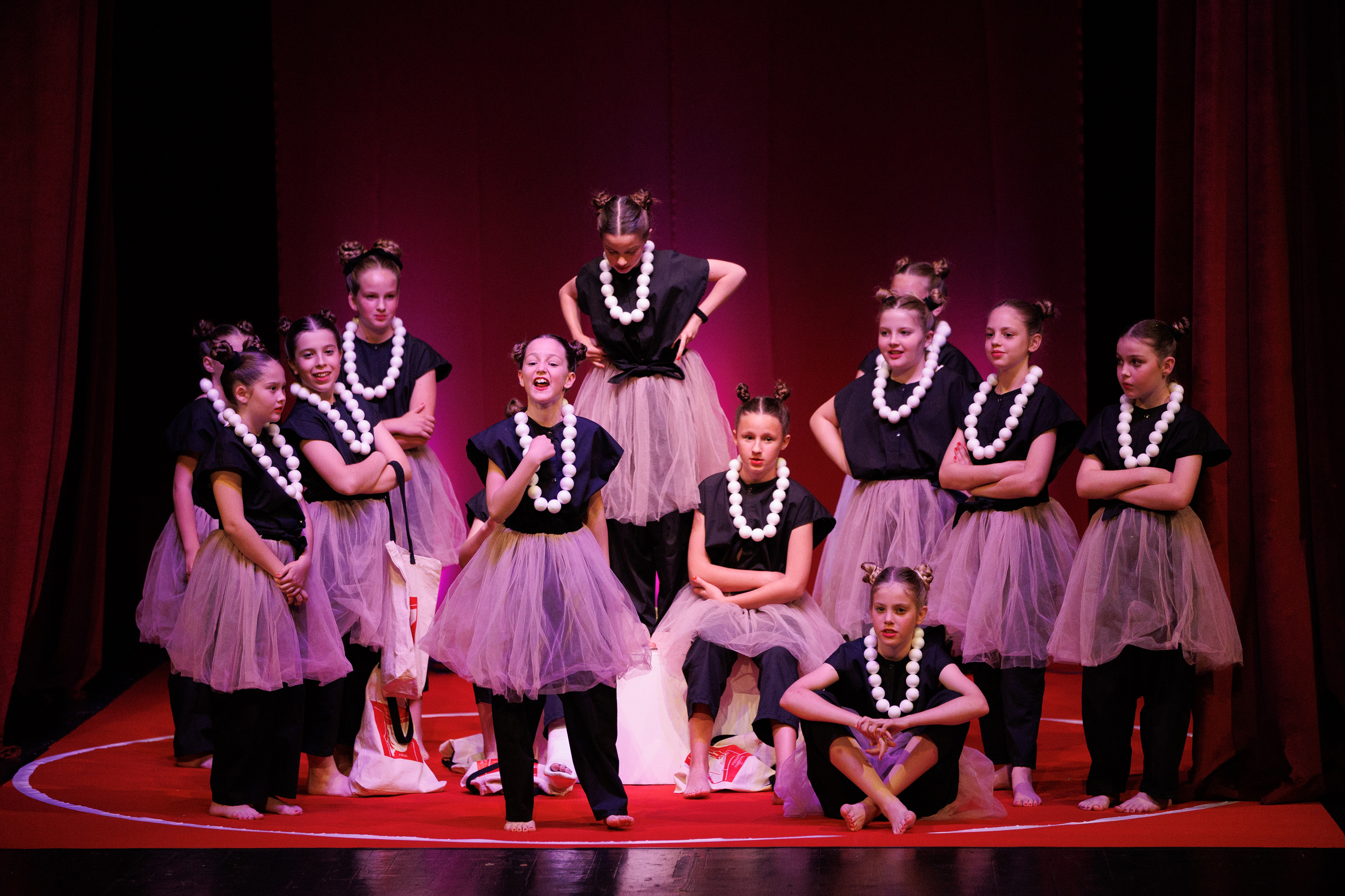 Igrajmo se: Zabranjeno mlađima od 15 strana A