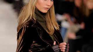 Trend izvještaj za jesen 2010: Crveni baršun (Fashionologie.com)