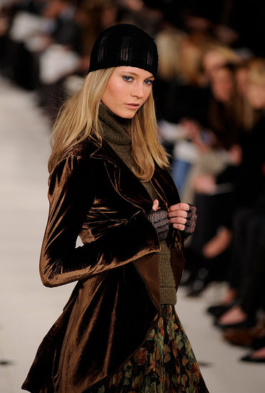 Trend izvještaj za jesen 2010: Crveni baršun (Fashionologie.com)