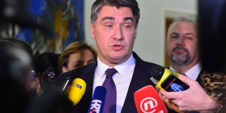 Zagreb – Konzultacije stranaka i koalicija kod predsjednice Kolinda Grabar Kitarovic.Dolazak koalicija Hrvatska raste, Zoran Milanovic, Vesna Pusic, Silvano Hrelja i Nensi Tireli. Photo: Marko Prpic/PIXSELL Zagreb – Konzultacije stranaka i koalicija kod predsjednice Kolinda Grabar Kitarovic.Dolazak koalicija Hrvatska raste, Zoran Milanovic, Vesna Pusic, Silvano Hrelja i Nensi Tireli. Photo: Marko Prpic/PIXSELL