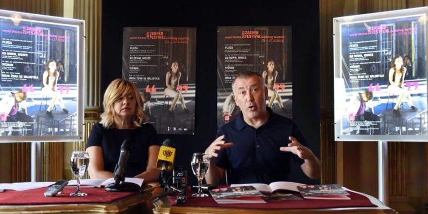 Dubravka Vrgoc i Ivica Buljan u foajeu Hrvatskog narodnog kazalista odrzali su konferenciju za medije povodom Zagreb festivala svjetskog kazalista koje ce se odrzavati od 15. do 27.09.2015. godine. Photo: Davor Visnjic/PIXSELL Dubravka Vrgoc i Ivica Buljan u foajeu Hrvatskog narodnog kazalista odrzali su konferenciju za medije povodom Zagreb festivala svjetskog kazalista koje ce se odrzavati od 15. do 27.09.2015. godine. Photo: Davor Visnjic/PIXSELL