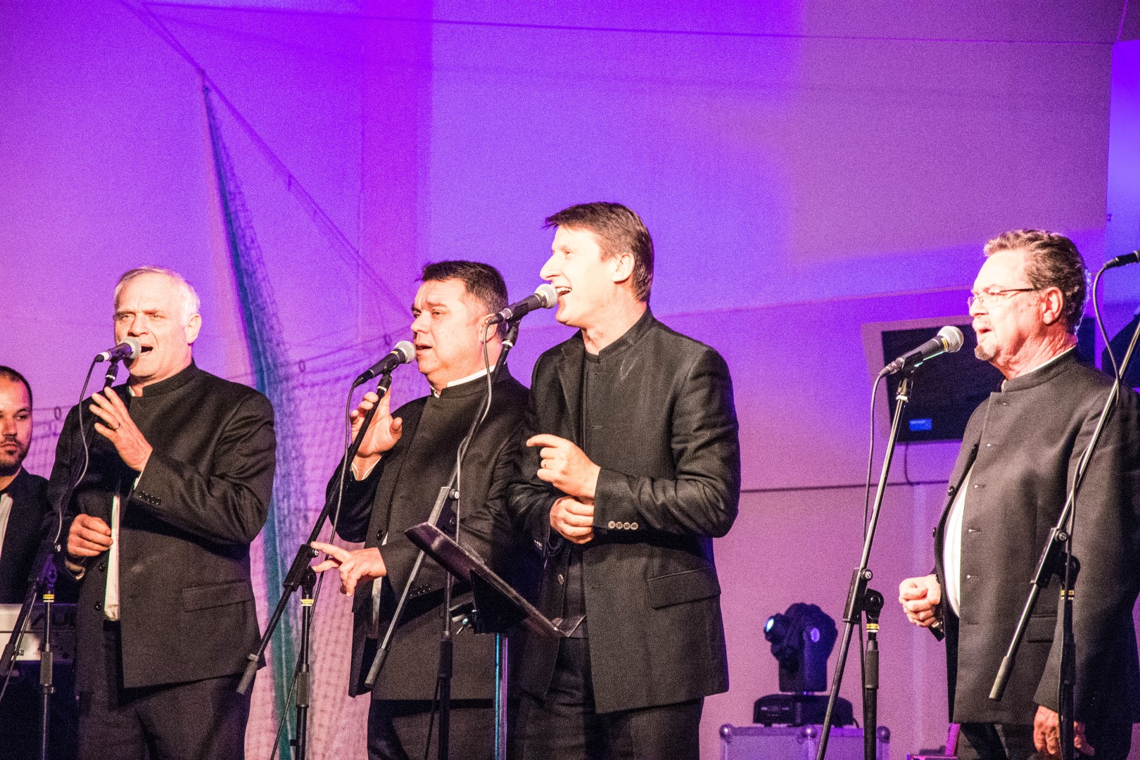 Humanitarni koncert “Za malu Enu” u Povljani Humanitarni koncert “Za malu Enu” u Povljani