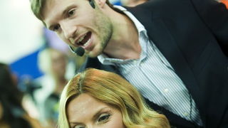 Zagreb, 250911.
U Areni Zagreb 24. i 25.09. odrzava se Beauty i Lifestyle Show, sajam ljepote.
Na slici: Steven Turpin, stilist za Maroccan oil, uredjuje kosu Vlatke Pokos.
Foto: Neja Markicevic / CROPIX Zagreb, 250911.
U Areni Zagreb 24. i 25.09. odrzava se Beauty i Lifestyle Show, sajam ljepote.
Na slici: Steven Turpin, stilist za Maroccan oil, uredjuje kosu Vlatke Pokos.
Foto: Neja Markicevic / CROPIX