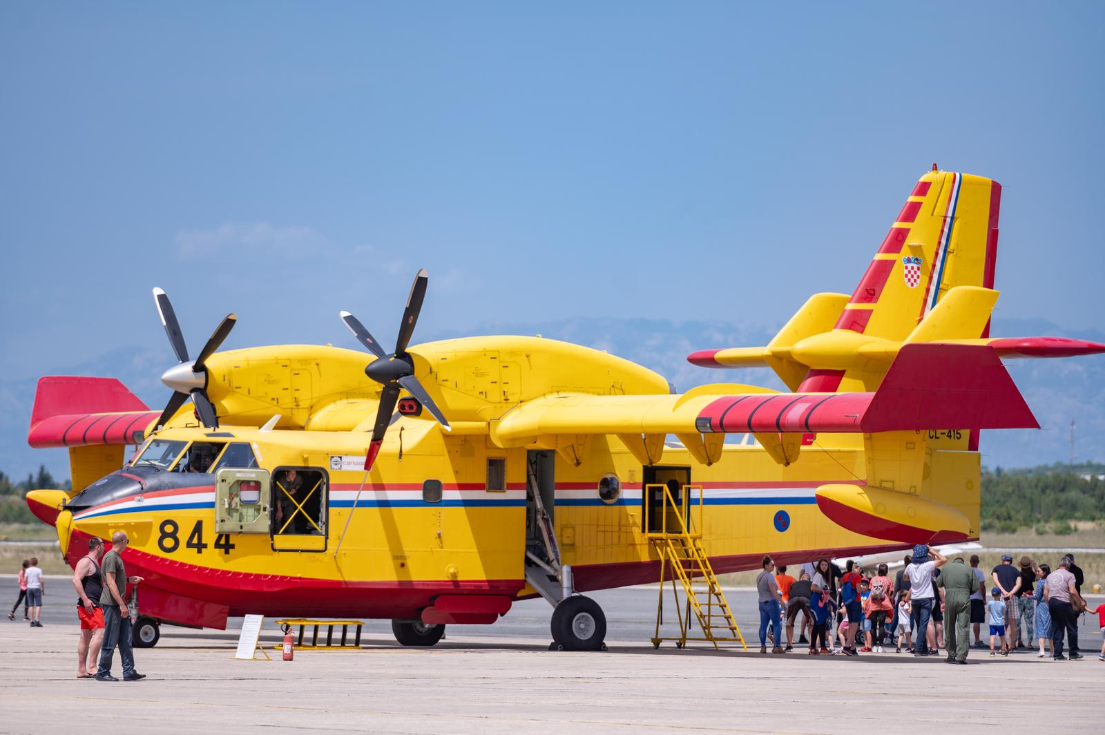 Dan otvorenih vrata vojarne u Zemuniku Dan otvorenih vrata vojarne u Zemuniku
