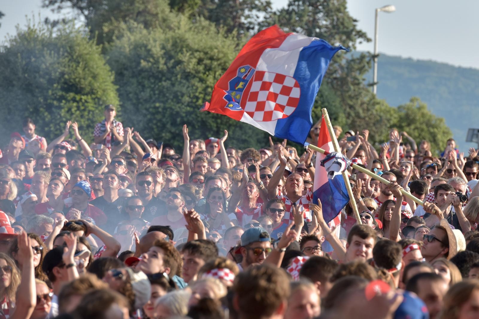 Tisuće Zadrana na Forumu navijalo za Vatrene u finalu Svjetskog prvenstva Tisuće Zadrana na Forumu navijalo za Vatrene u finalu Svjetskog prvenstva