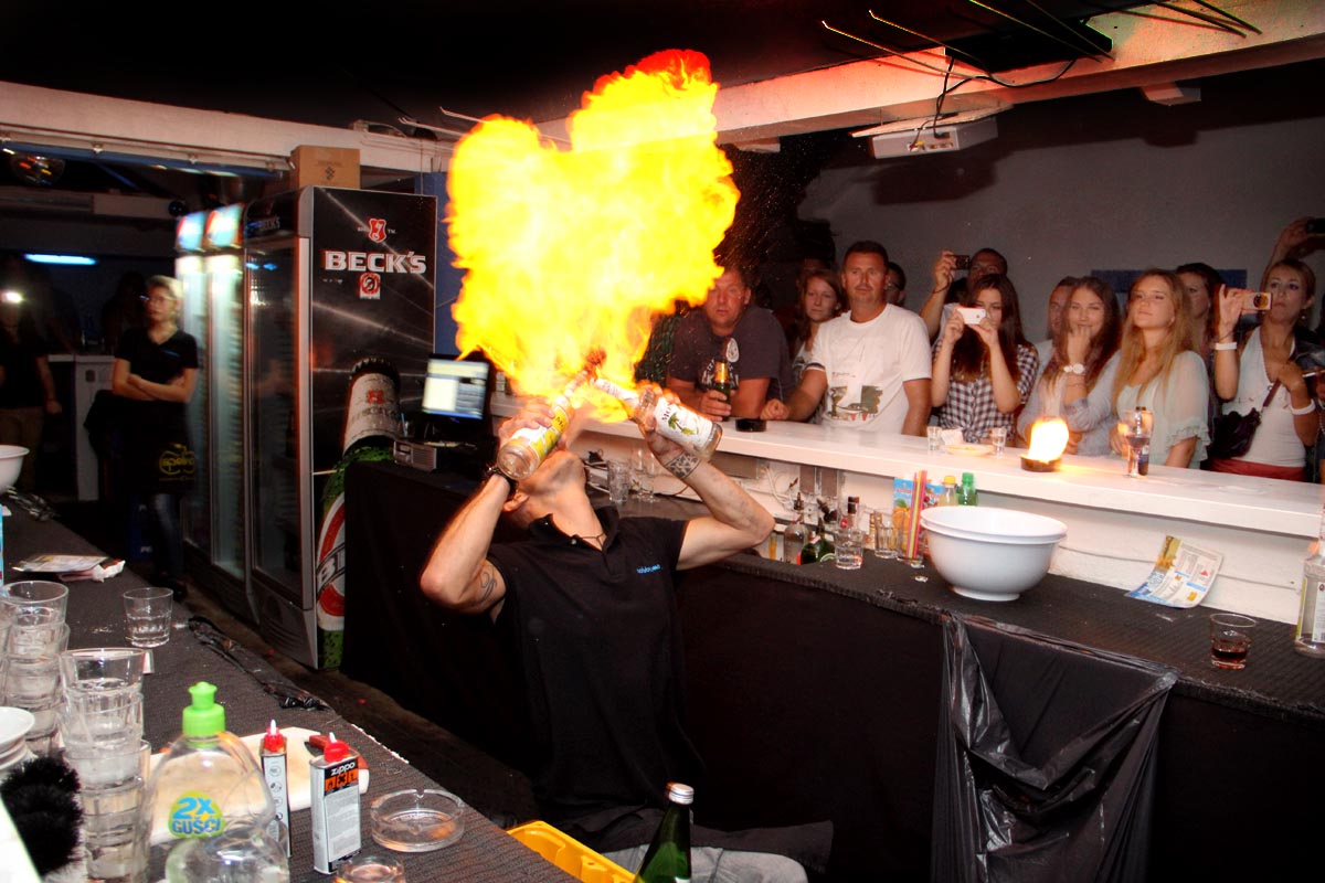 Noštromo bar Vir: Crazy flame night vol #3, foto: Iva Perinčić Noštromo bar Vir: Crazy flame night vol #3, foto: Iva Perinčić