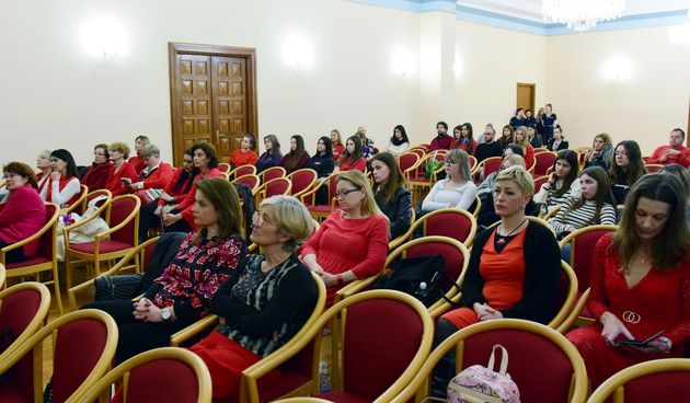 U Zadru obilježen Dan crvenih haljina