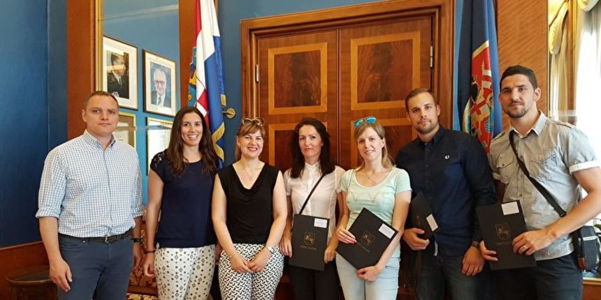 Dobitnicima drugog kruga nagradne igre “Energiju uštedi i nagrade zavrijedi” dodijeljeni kuponi za preuzimanje nagrade Dobitnicima drugog kruga nagradne igre “Energiju uštedi i nagrade zavrijedi” dodijeljeni kuponi za preuzimanje nagrade