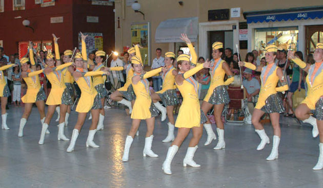 Češke mažoretkinje na Narodnom trgu