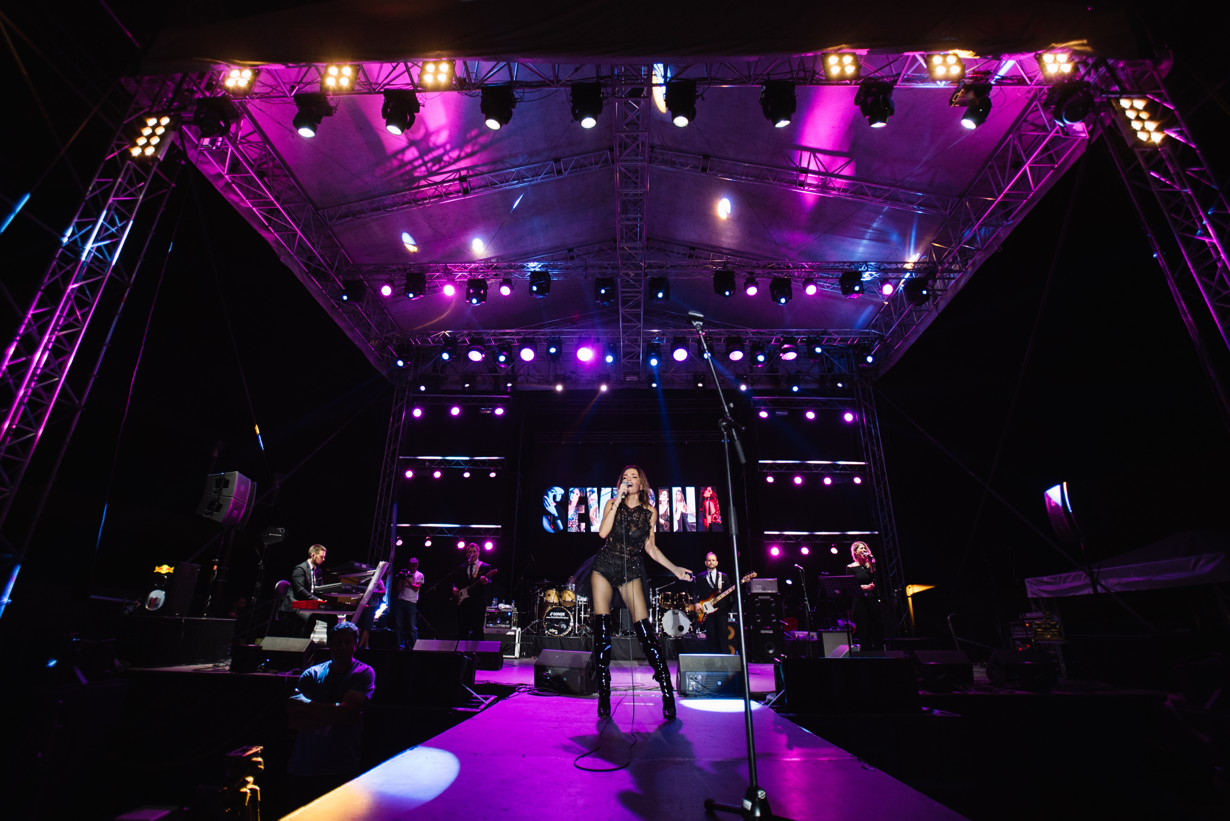 Severina spektakularnim koncertom oduševila 50 tisuća Makedonaca