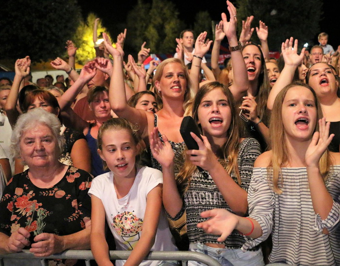 Virska fešta: Koncert Jole i ponoćni vatromet. Foto: Virski list