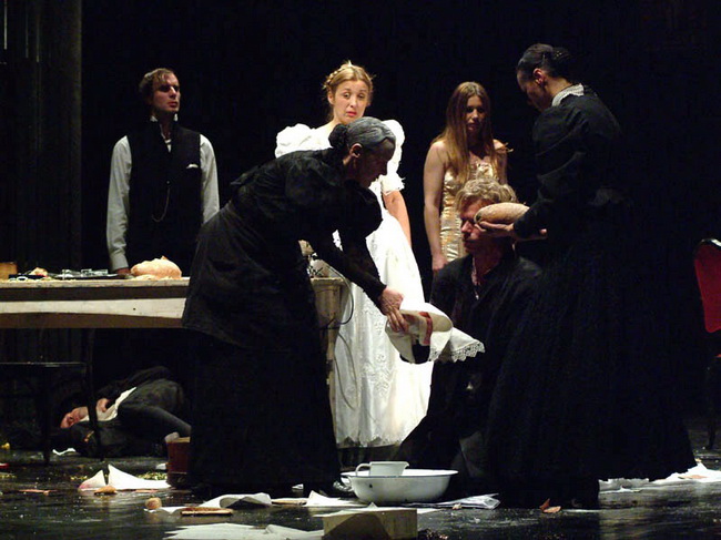 Slovensko mladinsko gledalisce: Zlocin i kazna u HKK Zadar