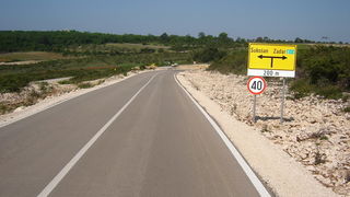 Debeljak, asfaltirane ceste