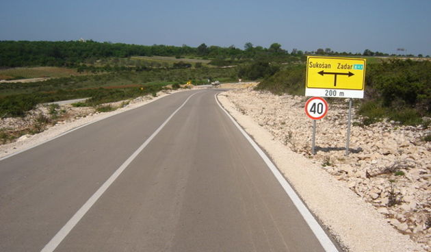 Debeljak, asfaltirane ceste