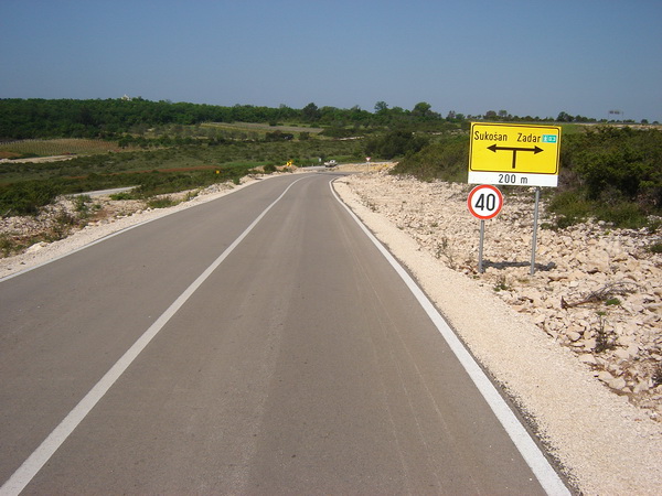 Debeljak, asfaltirane ceste